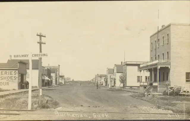 Main Street at the railway crossing, Buchanan